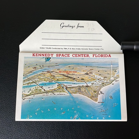 Vintage Kennedy Space Center Postcard Fold-Up - Picture 2 of 6